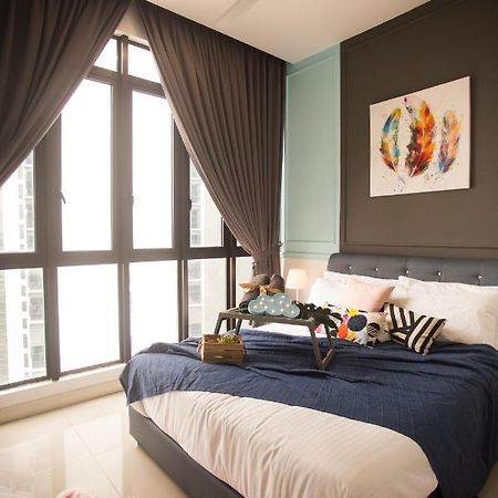 D'Pristine Medini By The One - 8Min Walk To Legoland Apartment Нусаджая Екстериор снимка
