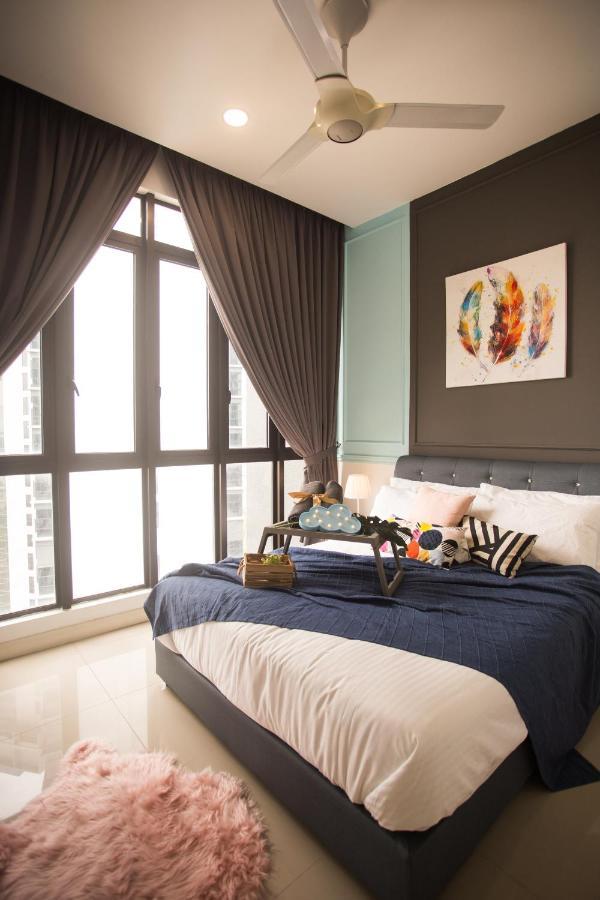 D'Pristine Medini By The One - 8Min Walk To Legoland Apartment Нусаджая Екстериор снимка