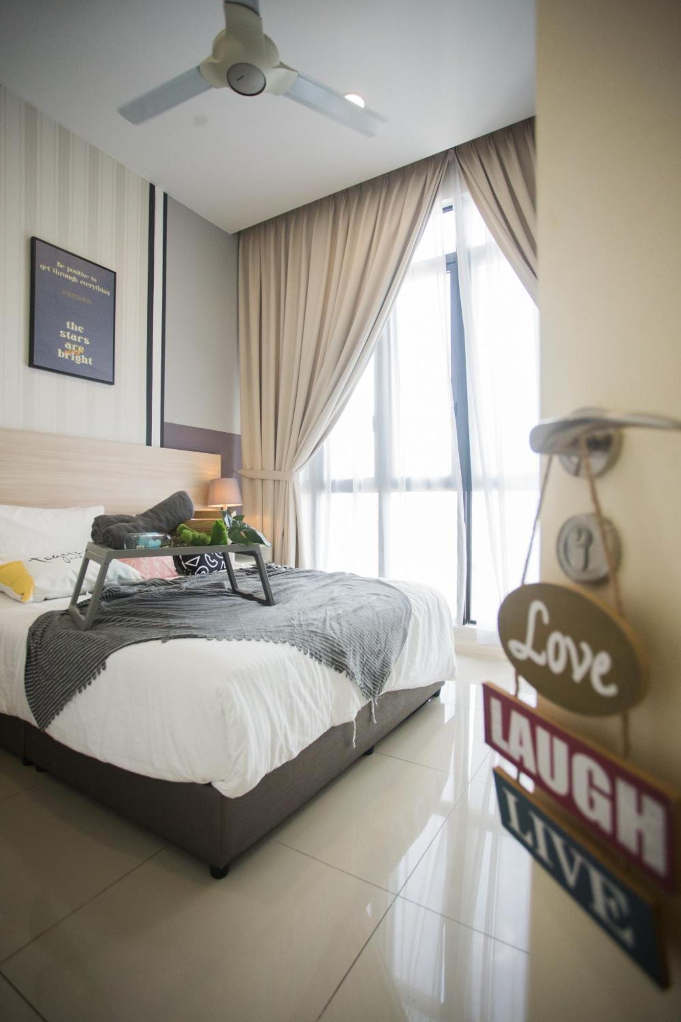 D'Pristine Medini By The One - 8Min Walk To Legoland Apartment Нусаджая Екстериор снимка