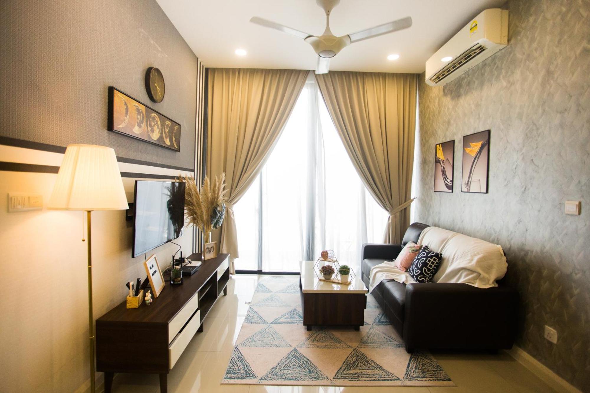 D'Pristine Medini By The One - 8Min Walk To Legoland Apartment Нусаджая Екстериор снимка