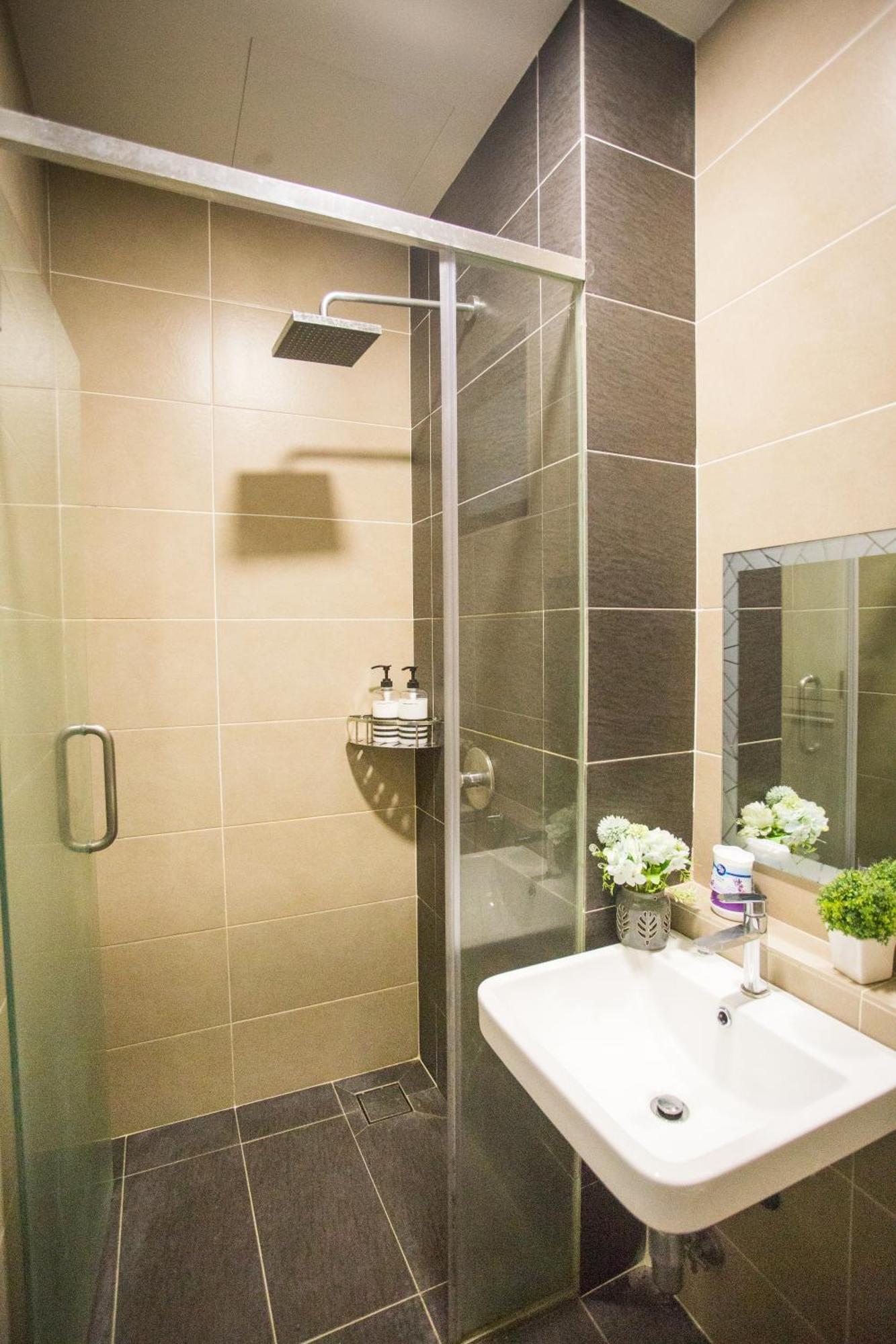 D'Pristine Medini By The One - 8Min Walk To Legoland Apartment Нусаджая Екстериор снимка