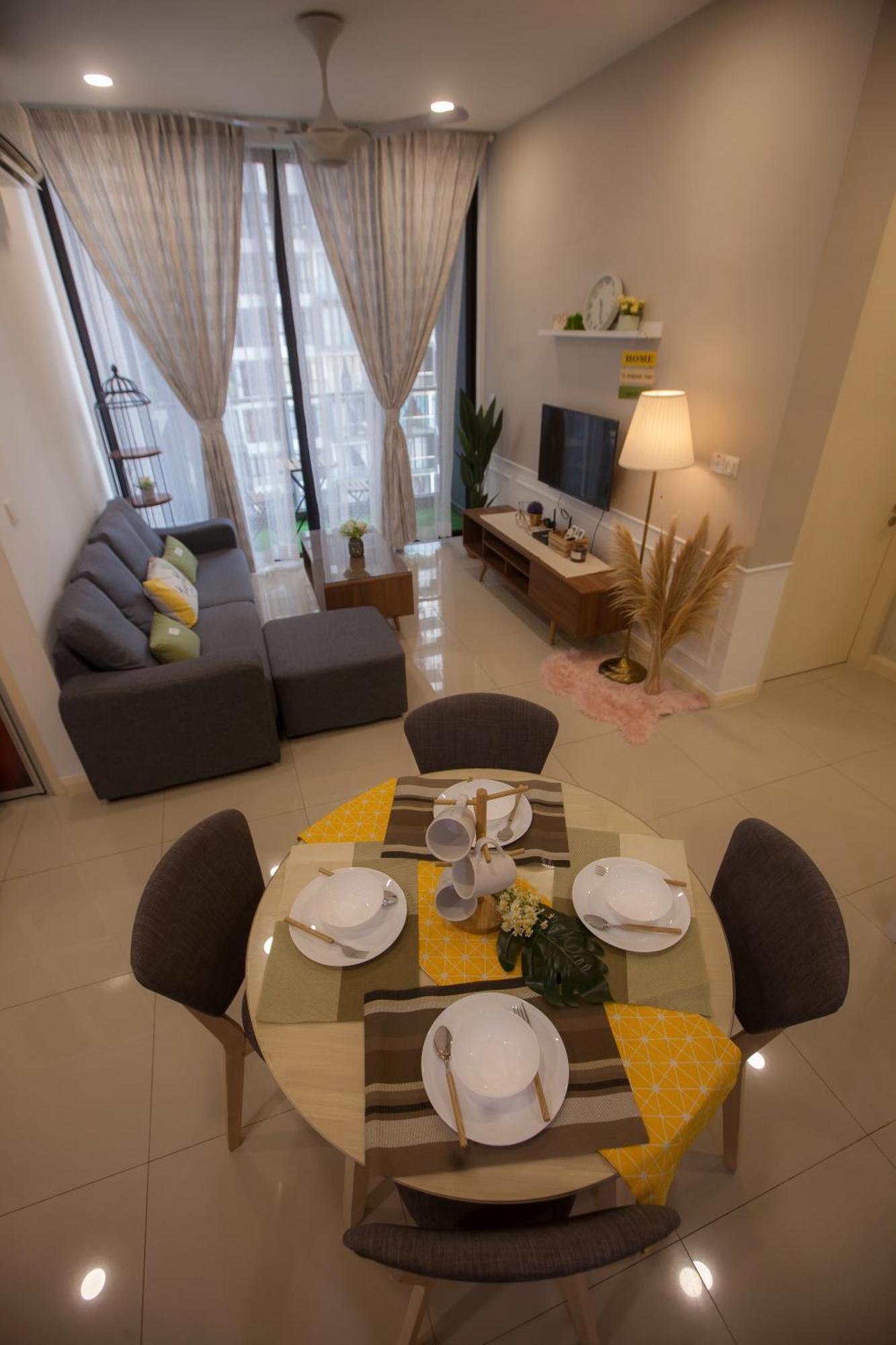 D'Pristine Medini By The One - 8Min Walk To Legoland Apartment Нусаджая Екстериор снимка