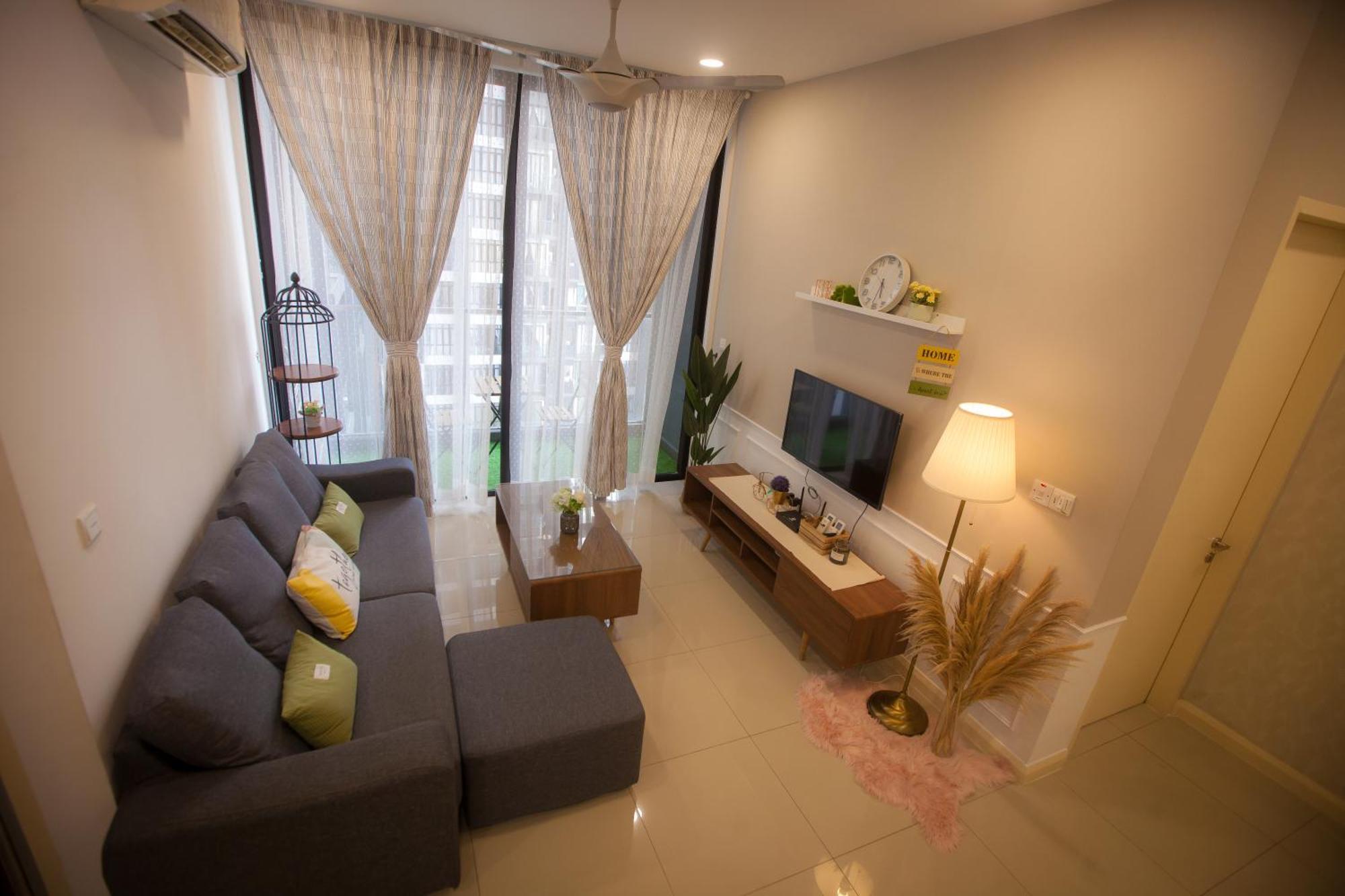 D'Pristine Medini By The One - 8Min Walk To Legoland Apartment Нусаджая Екстериор снимка